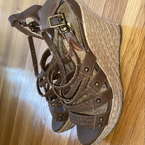 Brown wedge shoes - Picture 2 of 3
